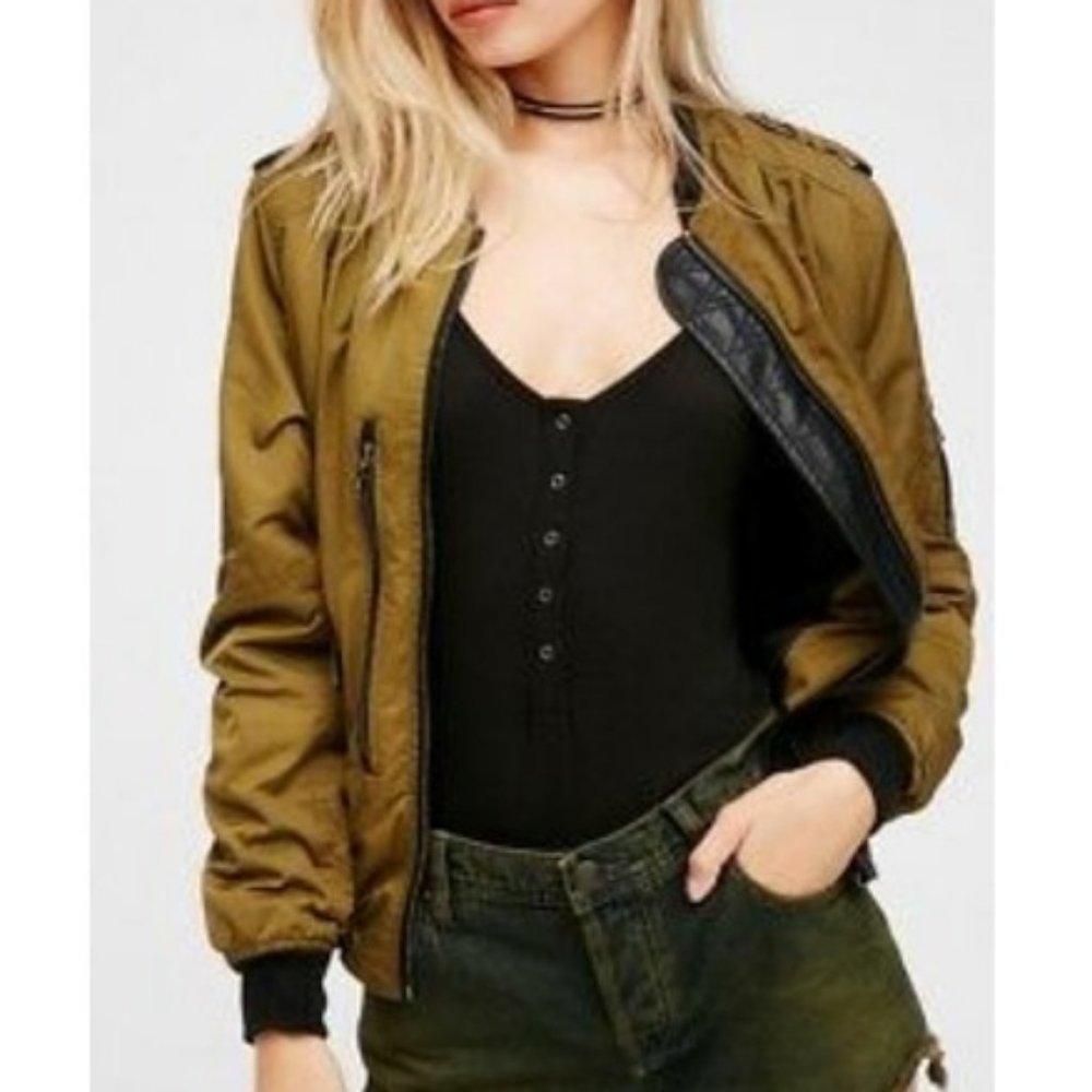 ISO Free People / Blank NYC She's a Toad Bomber Jacket Army Green Khaki Sz XS